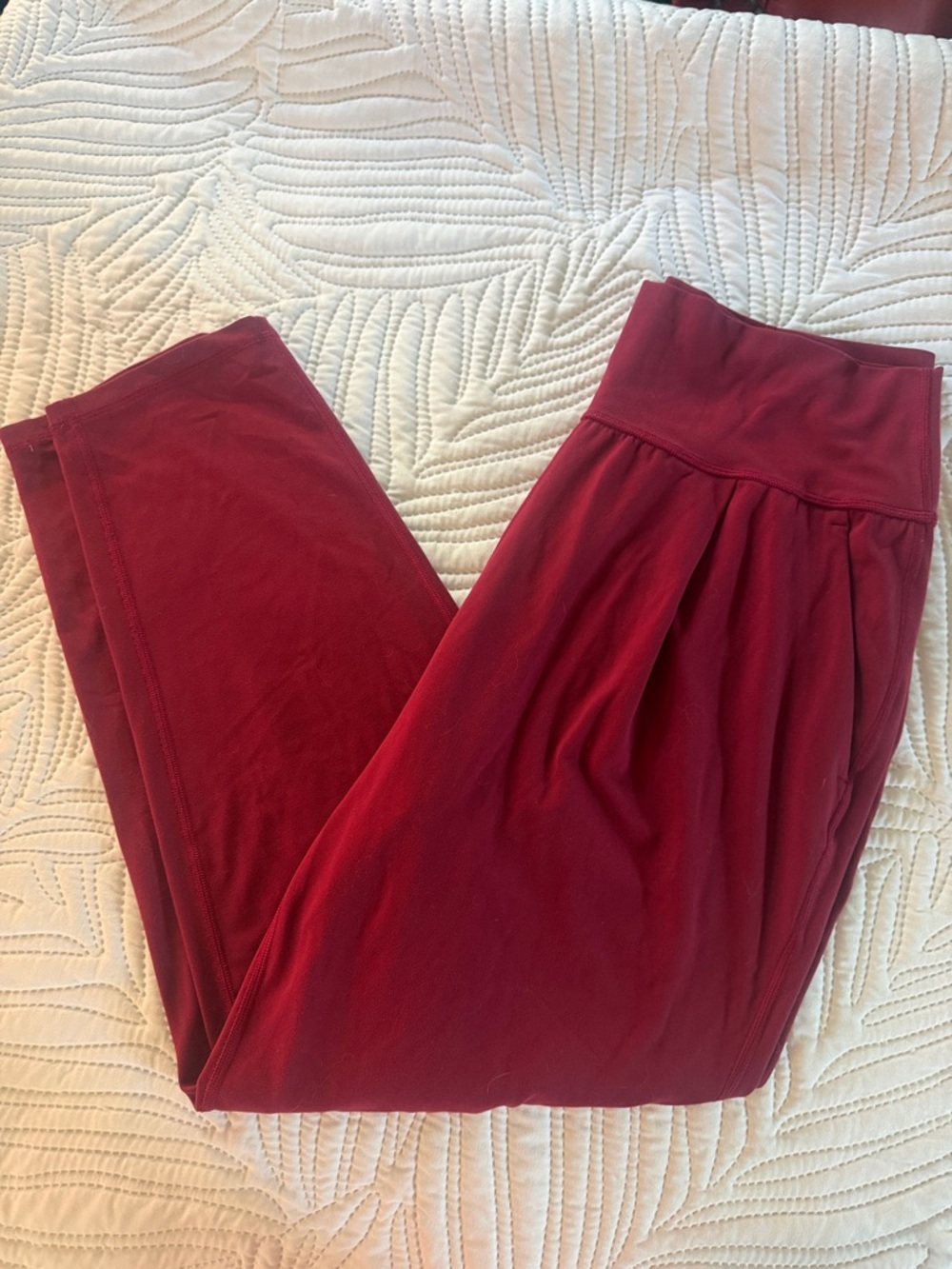 Women's High-Waist Cranberry Jogger